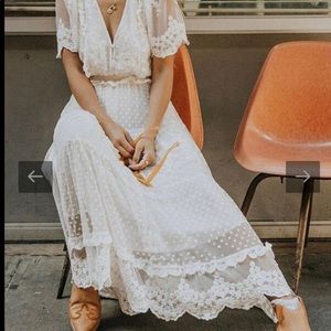 ❤️White Dress❤️ brand new. Size medium